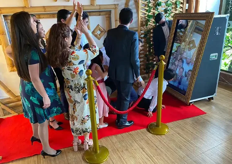 Foto impresa personalizada de un evento corporativo con el Espejo Mágico.